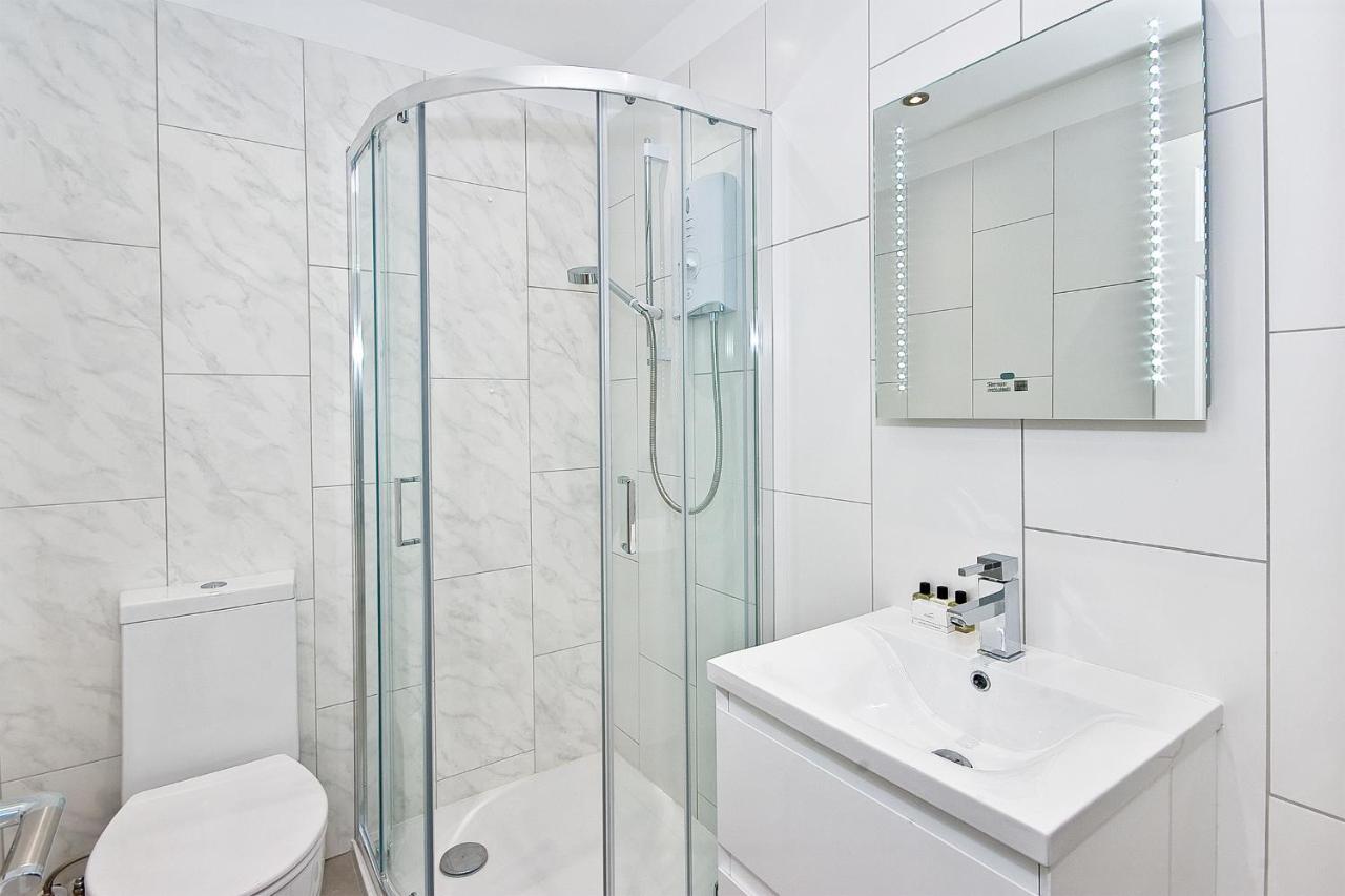 F6 Greek Street By City Living Londen Kamer foto